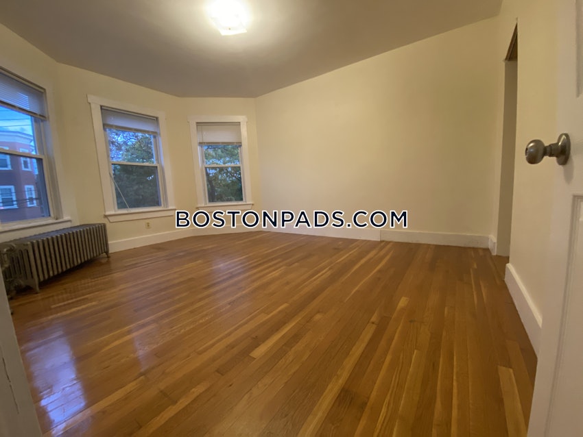 BOSTON - BRIGHTON - BRIGHTON CENTER - 4 Beds, 1 Bath - Image 3