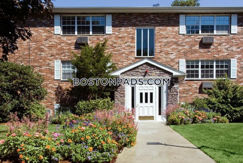 BOSTON - WEST ROXBURY - 1 Bed, 1 Bath - Image 9