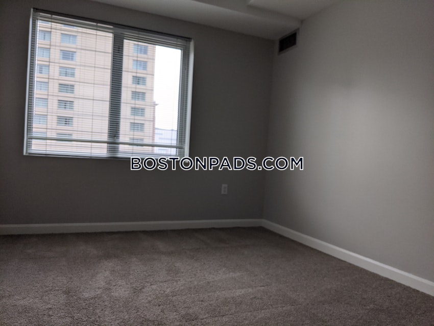 BOSTON - SEAPORT/WATERFRONT - 3 Beds, 2 Baths - Image 9