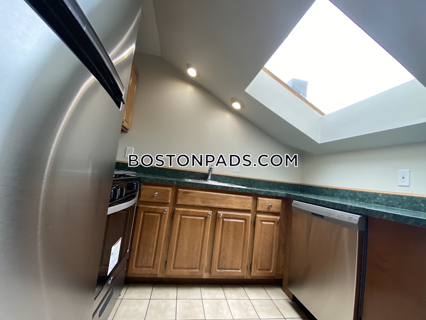 BOSTON - FORT HILL - 3 Beds, 1.5 Baths - Image 19