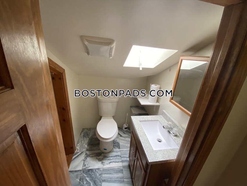 BOSTON - FORT HILL - 3 Beds, 1.5 Baths - Image 10