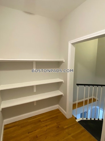 Boston - 4 Beds, 2 Baths