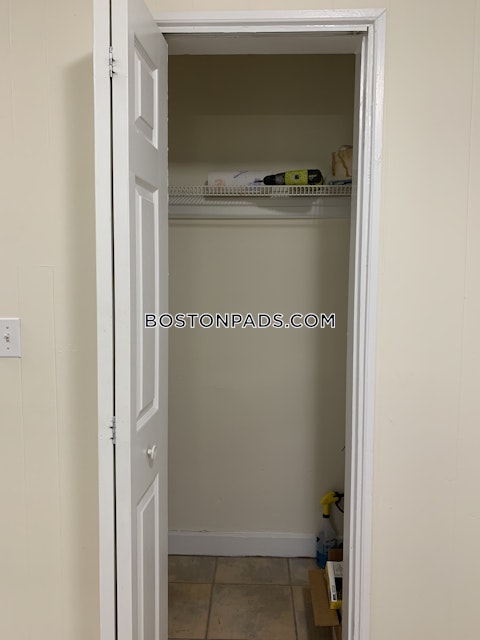 Cambridge St Boston photo 16