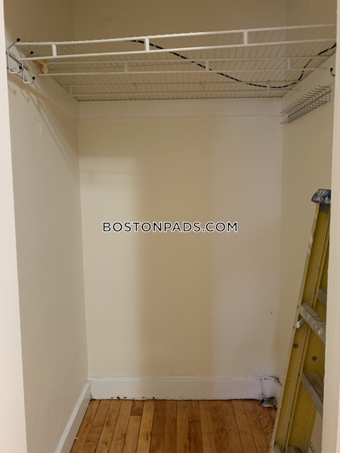 Cambridge St Boston photo 11