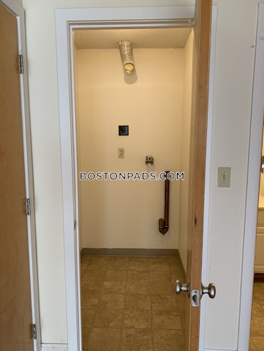 Boston - 2 Beds, 2 Baths