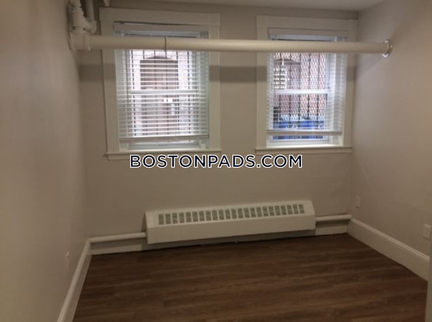 BOSTON - NORTHEASTERN/SYMPHONY - 3 Beds, 1 Bath - Image 6