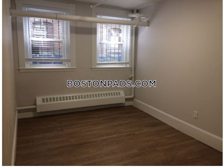 BOSTON - NORTHEASTERN/SYMPHONY - 3 Beds, 1 Bath - Image 2