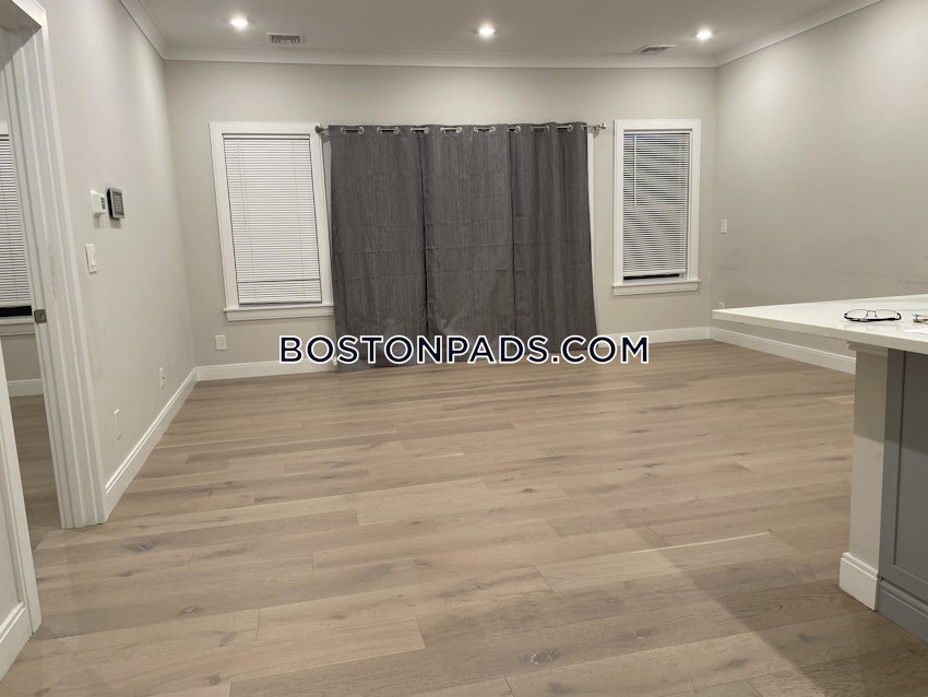 BOSTON - ROSLINDALE - 2 Beds, 2 Baths - Image 15