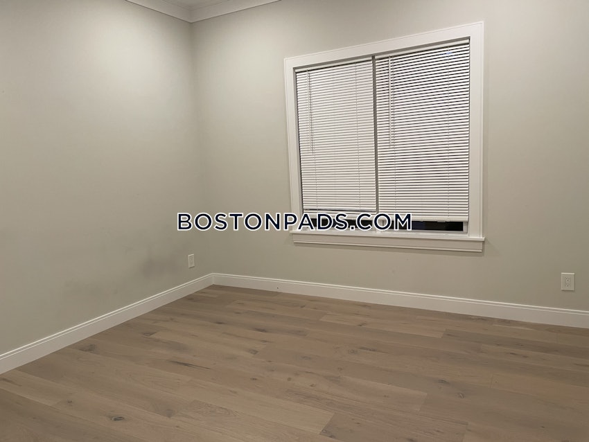 BOSTON - ROSLINDALE - 2 Beds, 2 Baths - Image 20