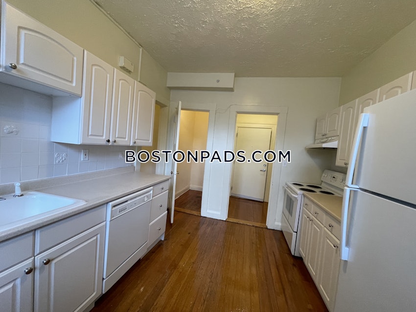 NEWTON - NEWTON CORNER - 2 Beds, 2 Baths - Image 4