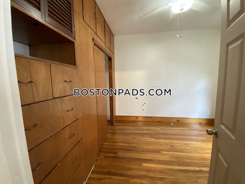 MEDFORD - TUFTS - 3 Beds, 1 Bath - Image 25