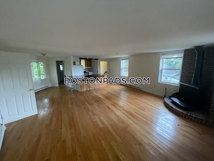 NEWTON - NEWTON CENTRE - 3 Beds, 1.5 Baths - Image 3