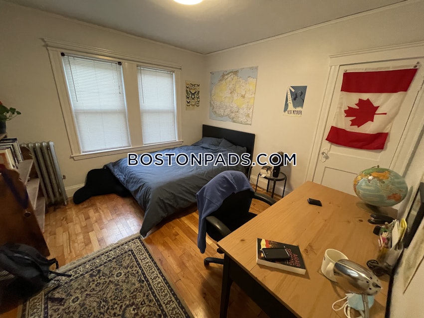 MEDFORD - TUFTS - 4 Beds, 1 Bath - Image 21