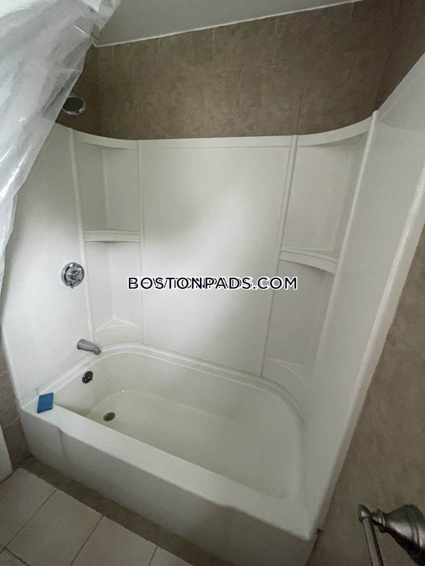 NEWTON - NEWTON HIGHLANDS - 3 Beds, 1.5 Baths - Image 7