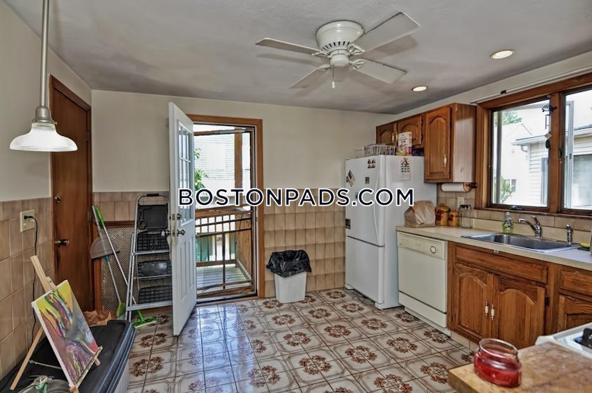 MEDFORD - TUFTS - 3 Beds, 1 Bath - Image 25