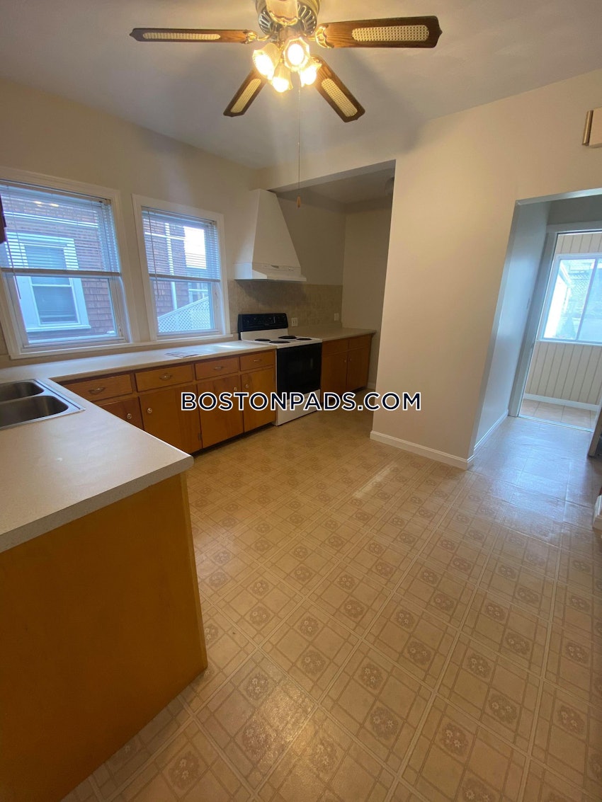 SOMERVILLE - TUFTS - 3 Beds, 1 Bath - Image 15