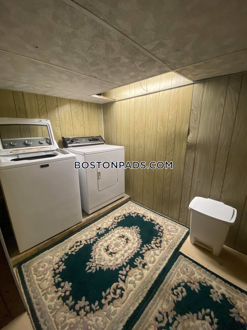 SOMERVILLE - TUFTS - 3 Beds, 1 Bath - Image 26