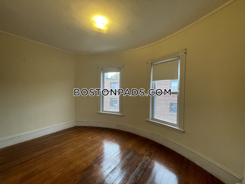 BROOKLINE- BROOKLINE VILLAGE - 4 Beds, 2 Baths - Image 48