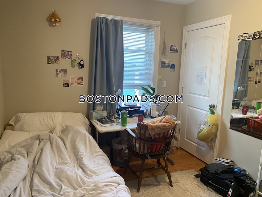 SOMERVILLE - TUFTS - 4 Beds, 2 Baths - Image 18