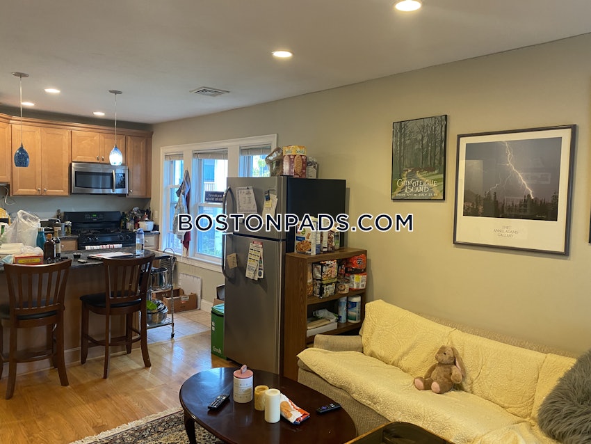 SOMERVILLE - TUFTS - 4 Beds, 2 Baths - Image 19