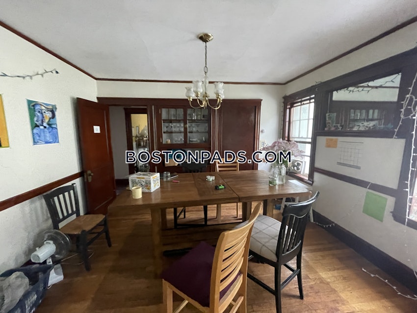 SOMERVILLE - TUFTS - 5 Beds, 2 Baths - Image 31