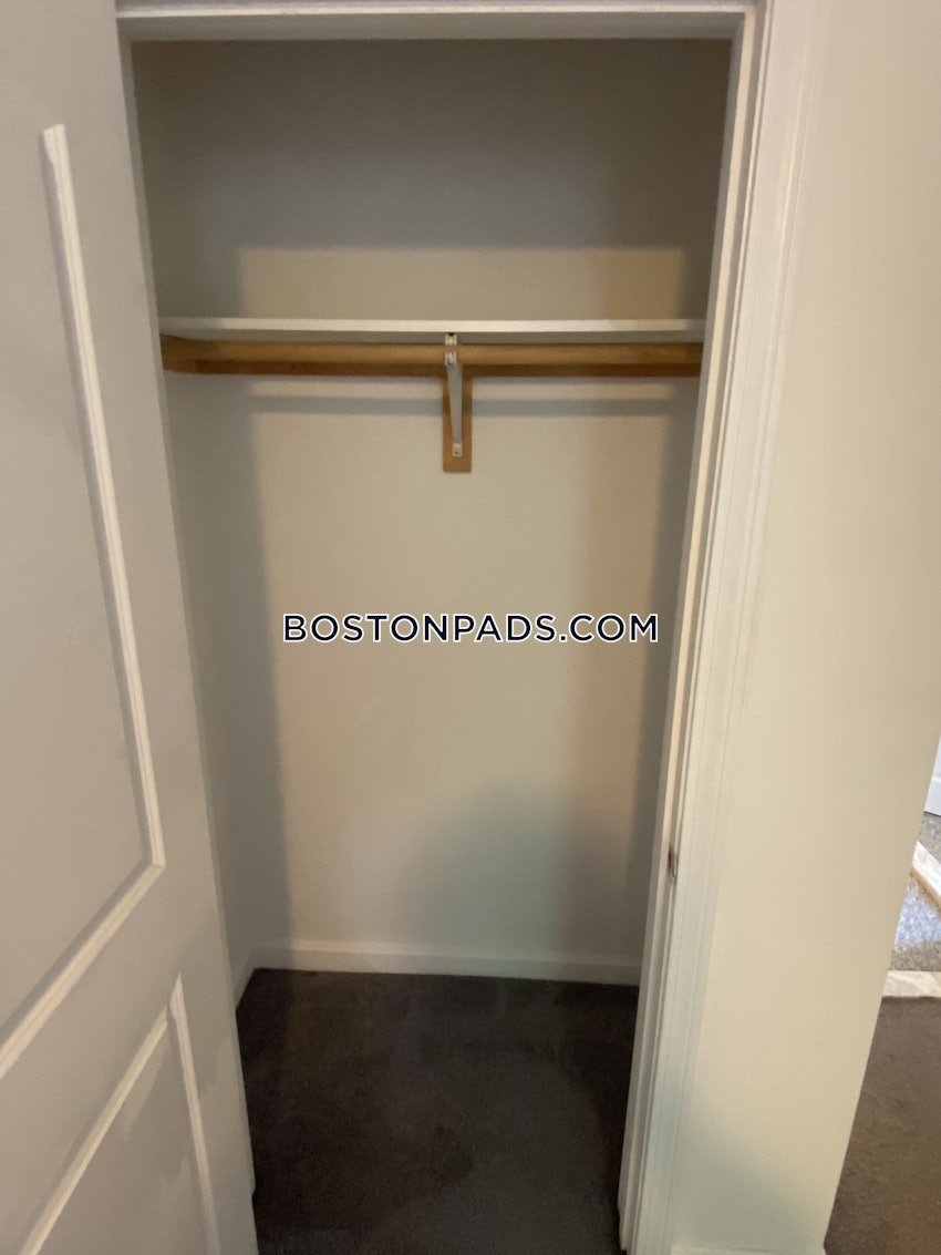 BOSTON - BRIGHTON - OAK SQUARE - 4 Beds, 1 Bath - Image 31