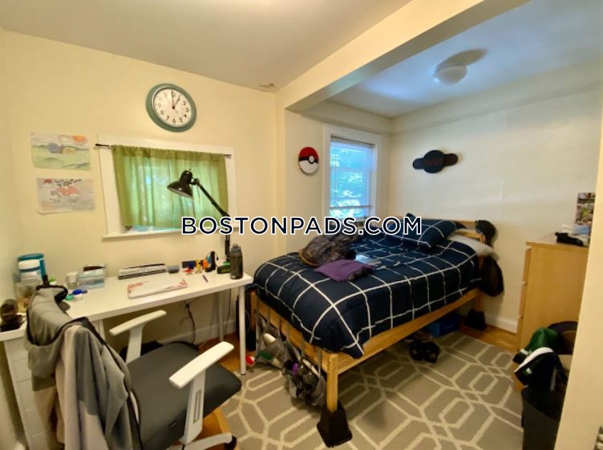 MEDFORD - TUFTS - 4 Beds, 1 Bath - Image 7