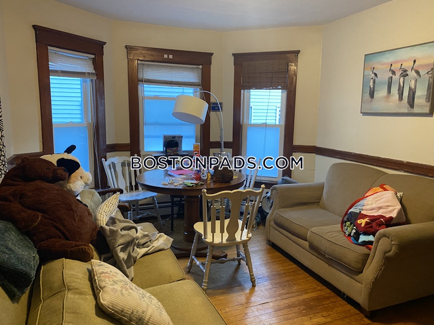 SOMERVILLE - TUFTS - 4 Beds, 1 Bath - Image 12