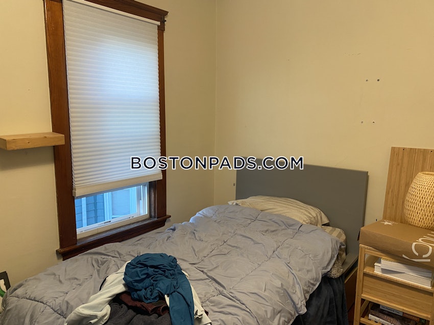 SOMERVILLE - TUFTS - 4 Beds, 1 Bath - Image 1