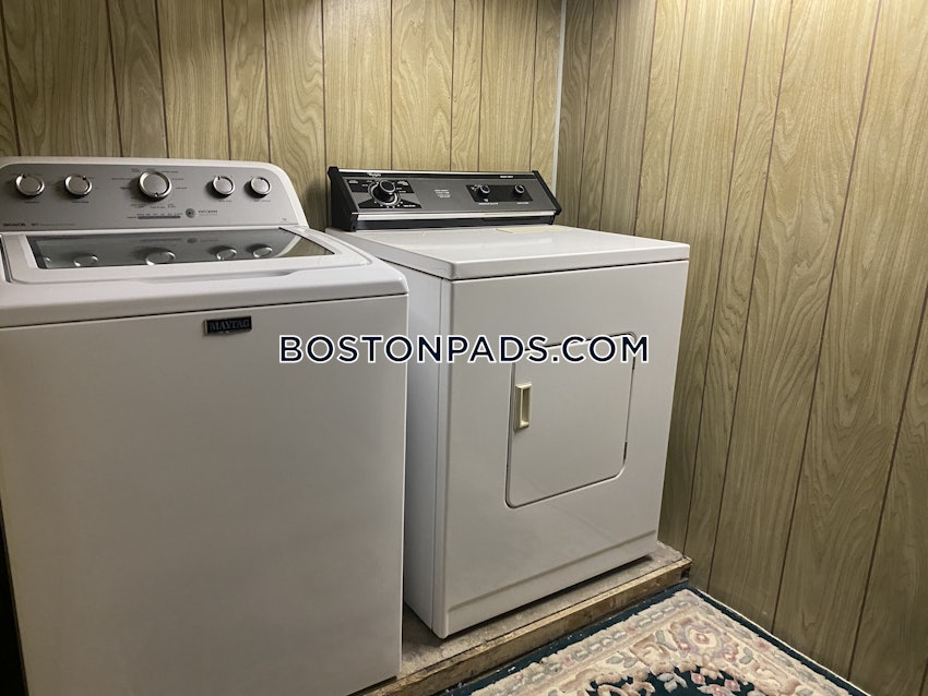 SOMERVILLE - TUFTS - 3 Beds, 1 Bath - Image 3