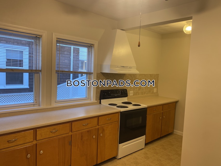 SOMERVILLE - TUFTS - 3 Beds, 1 Bath - Image 34