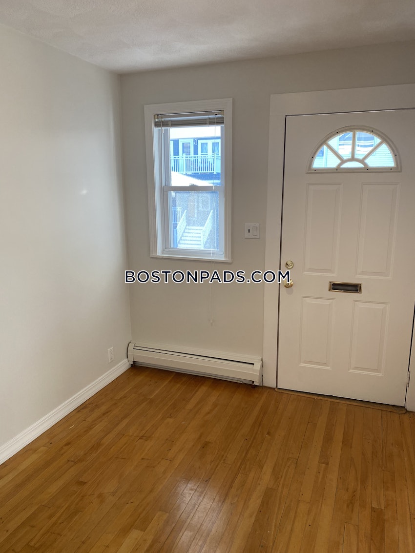 SOMERVILLE - TUFTS - 3 Beds, 1 Bath - Image 29