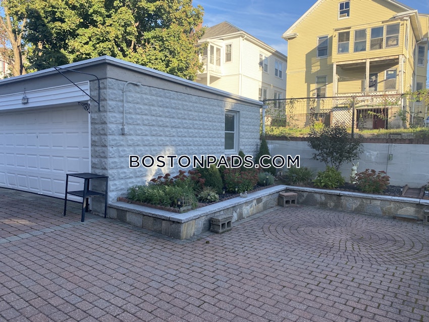 SOMERVILLE - TUFTS - 3 Beds, 1 Bath - Image 28