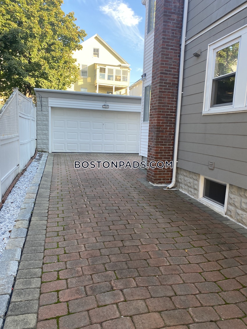 SOMERVILLE - TUFTS - 3 Beds, 1 Bath - Image 27