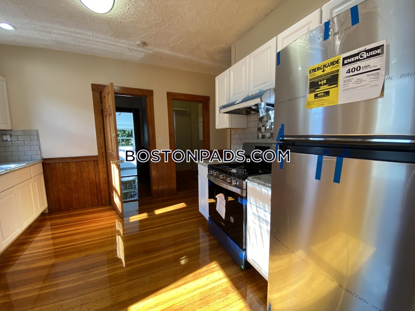 SOMERVILLE - WINTER HILL - 3 Beds, 1 Bath - Image 4