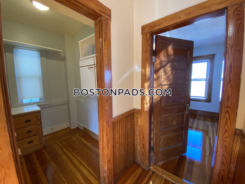 SOMERVILLE - WINTER HILL - 3 Beds, 1 Bath - Image 22