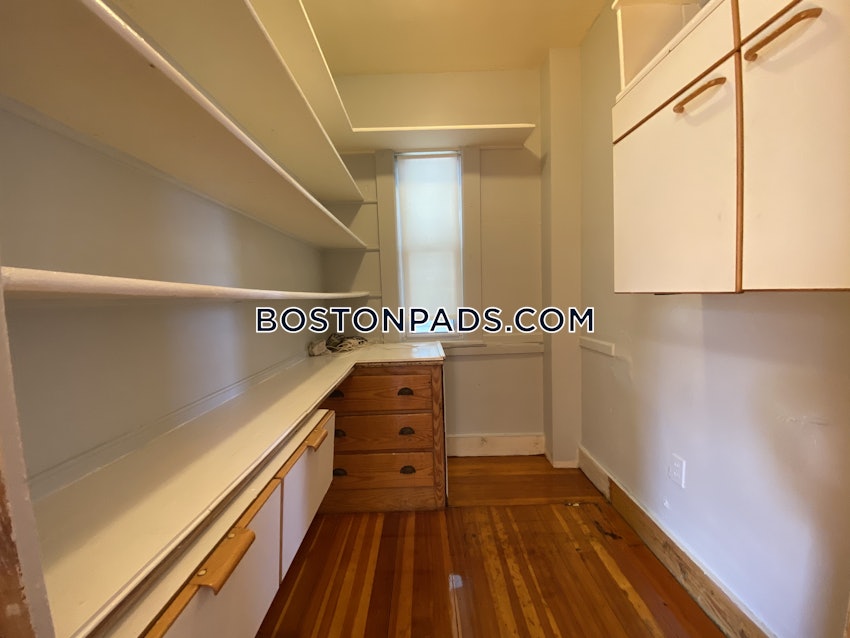 SOMERVILLE - WINTER HILL - 3 Beds, 1 Bath - Image 7