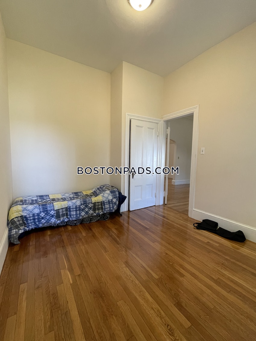 BOSTON - ROXBURY - 3 Beds, 1 Bath - Image 81