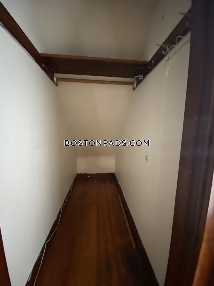 BOSTON - BRIGHTON - OAK SQUARE - 2 Beds, 1 Bath - Image 2