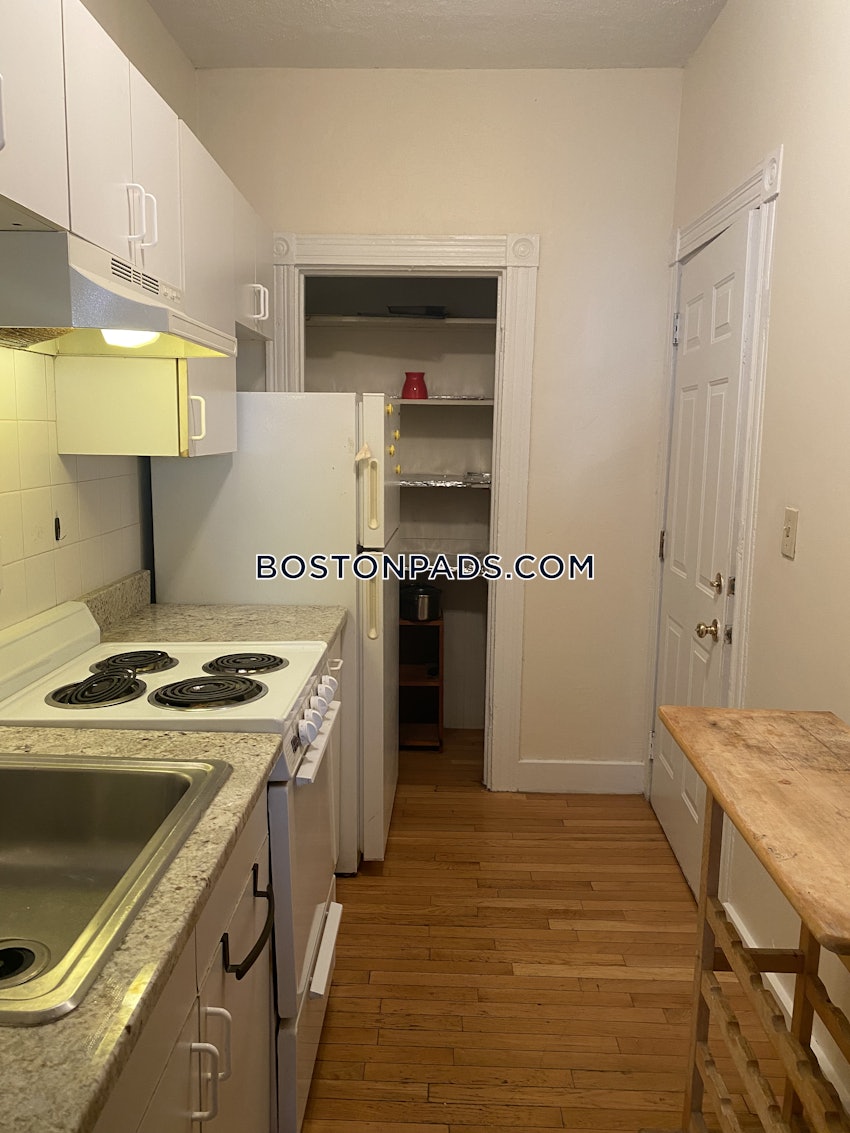 CAMBRIDGE - KENDALL SQUARE - 3 Beds, 1 Bath - Image 30