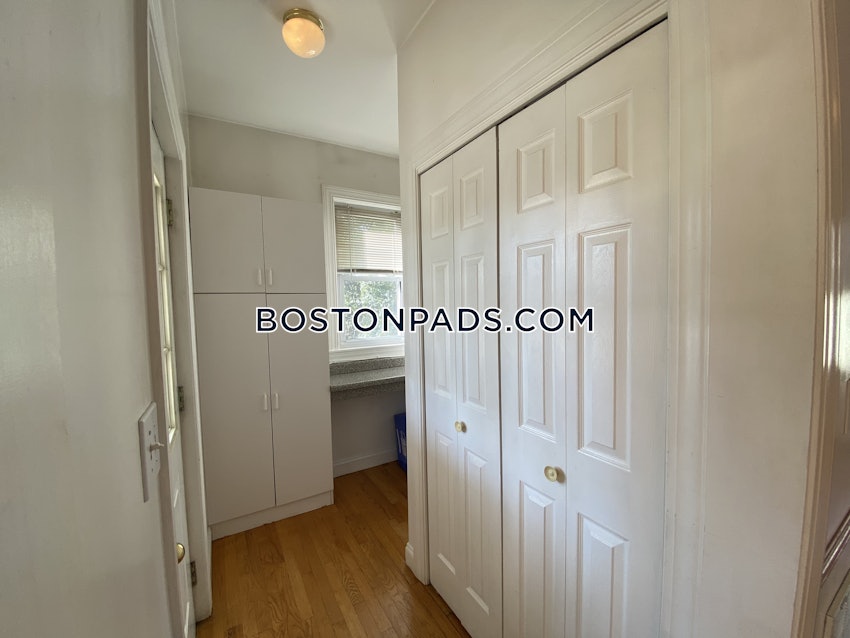 BOSTON - BRIGHTON - OAK SQUARE - 4 Beds, 2.5 Baths - Image 1