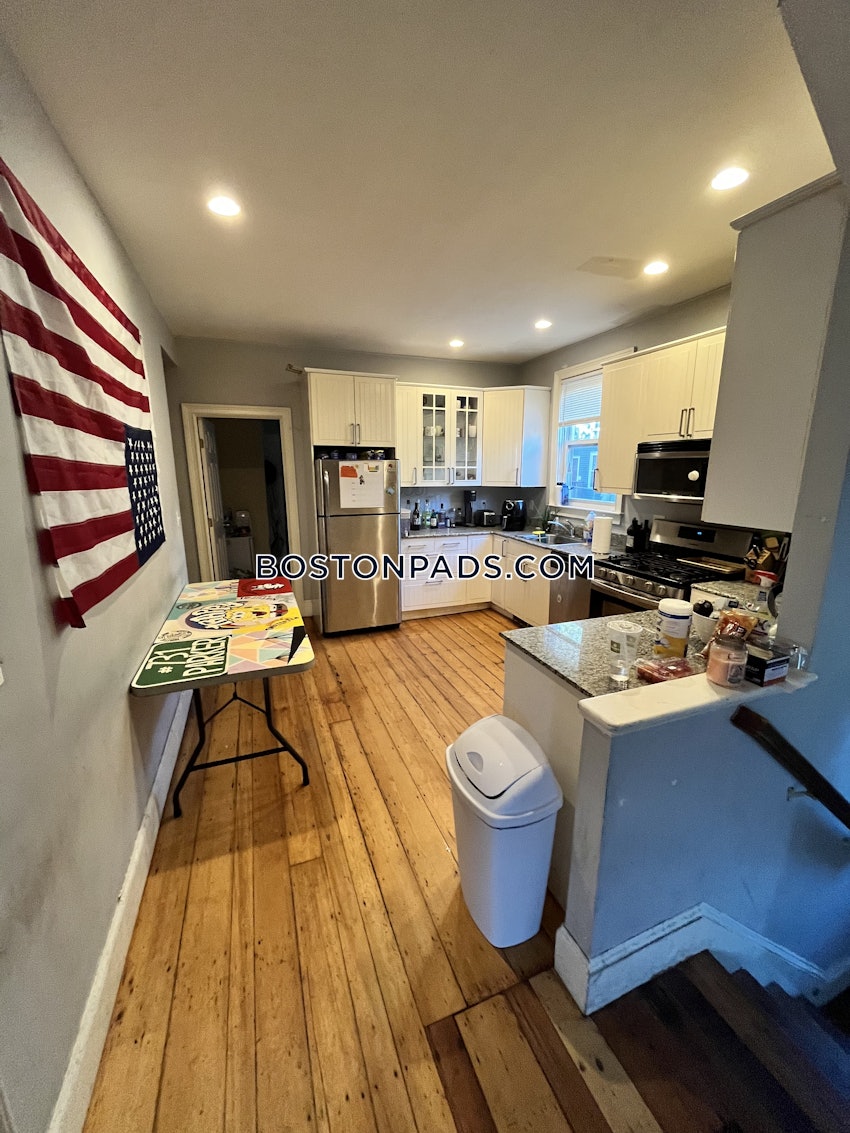 BOSTON - MISSION HILL - 6 Beds, 2 Baths - Image 2