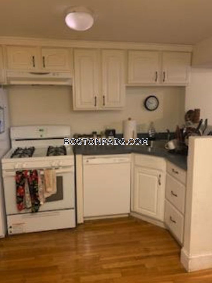 northeasternsymphony-apartment-for-rent-2-bedrooms-1-bath-boston-3200-8016008 