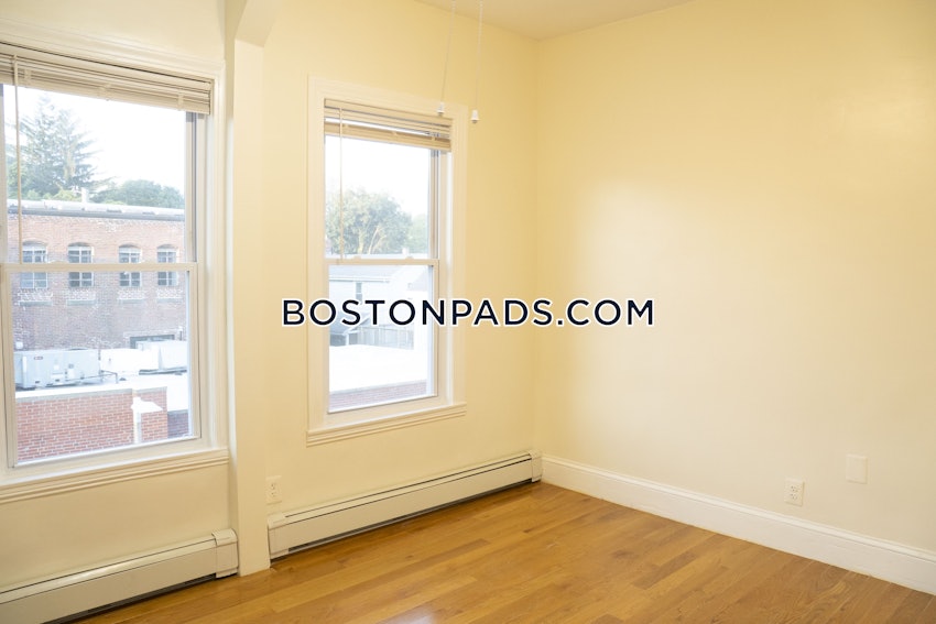 BOSTON - JAMAICA PLAIN - CENTER - 3 Beds, 1 Bath - Image 3