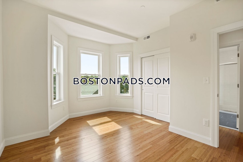 BOSTON - FORT HILL - 4 Beds, 2 Baths - Image 18