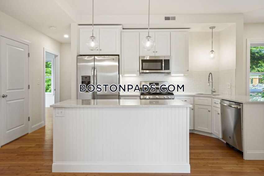 BOSTON - FORT HILL - 4 Beds, 2 Baths - Image 1