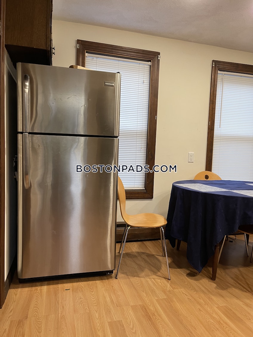 Medford - $3,300+ /month