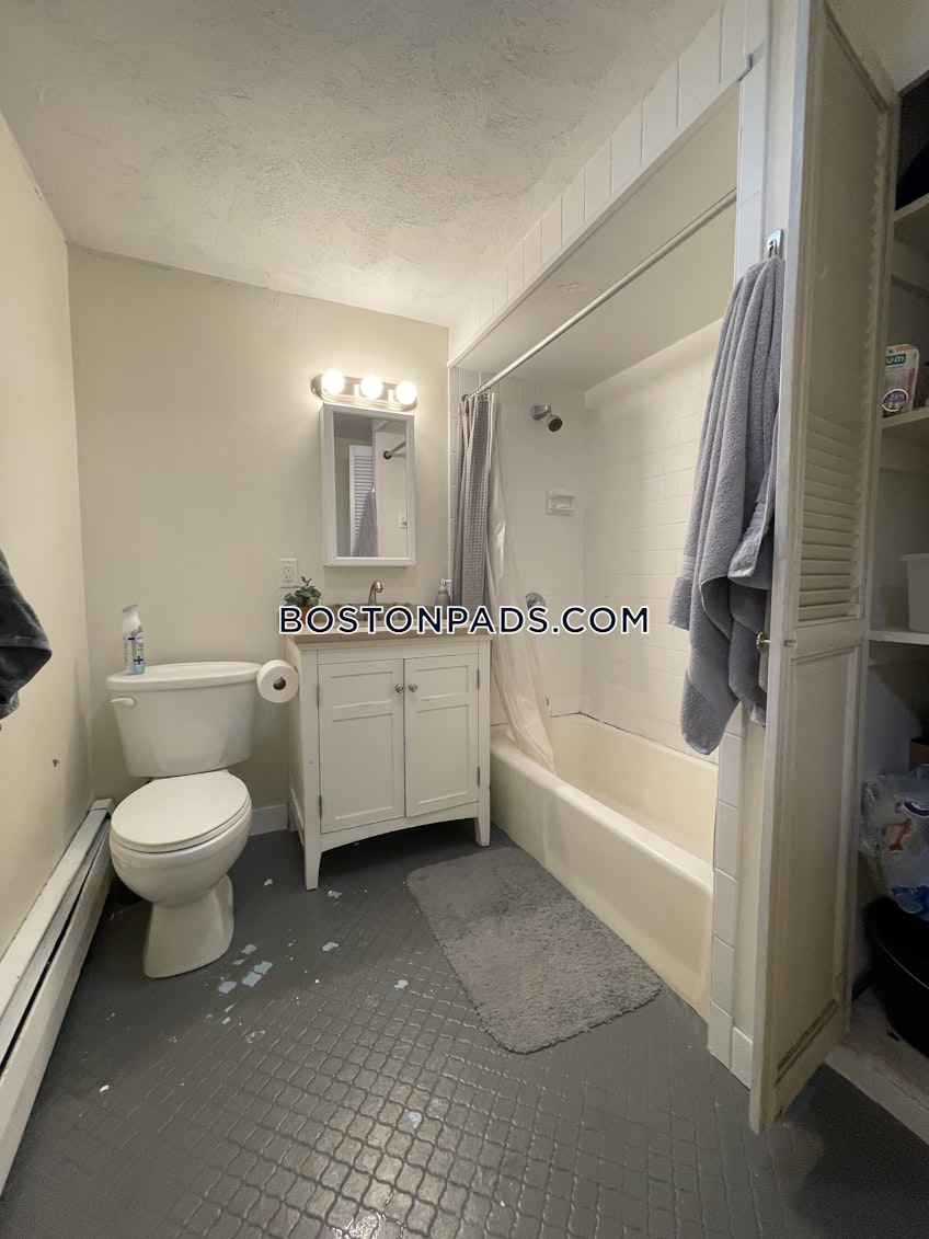 Medford - $3,300+ /month