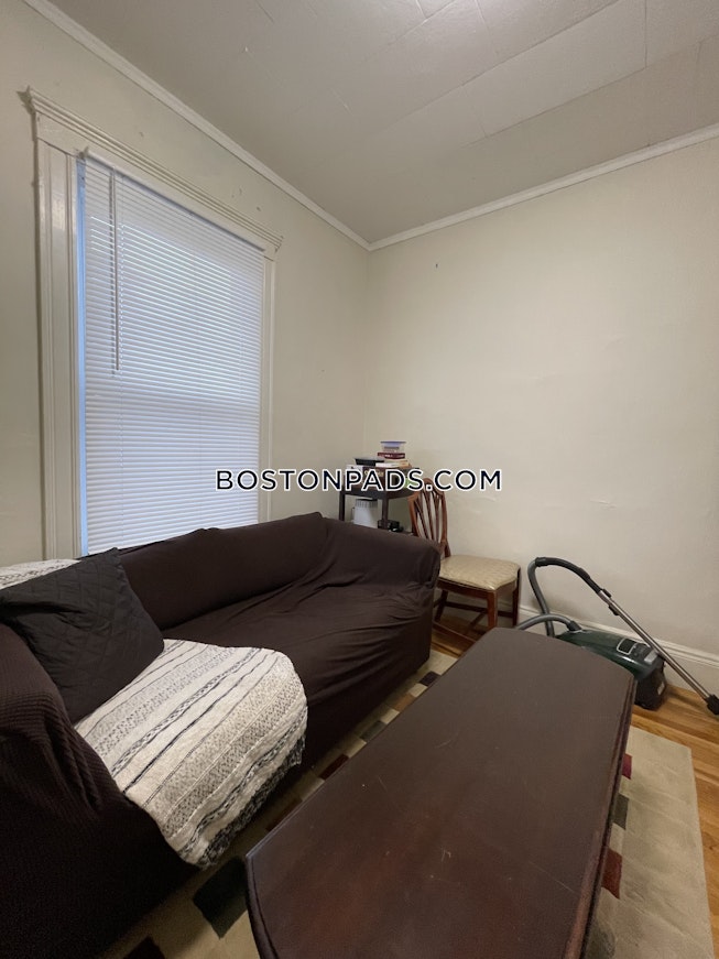 Medford - $3,300+ /mo