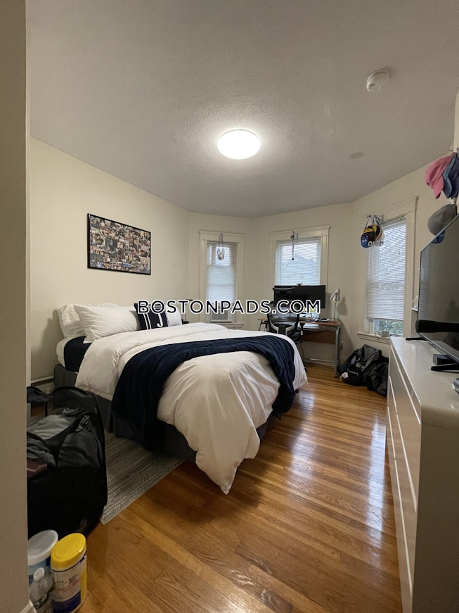 Medford - $3,300+ /mo